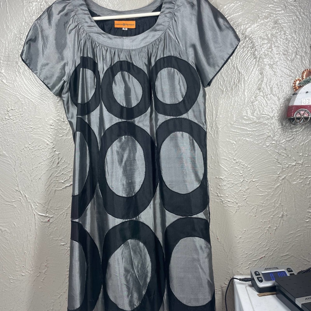 Roberta Freymann Circle Geometric Gray Black Tuni… - image 1